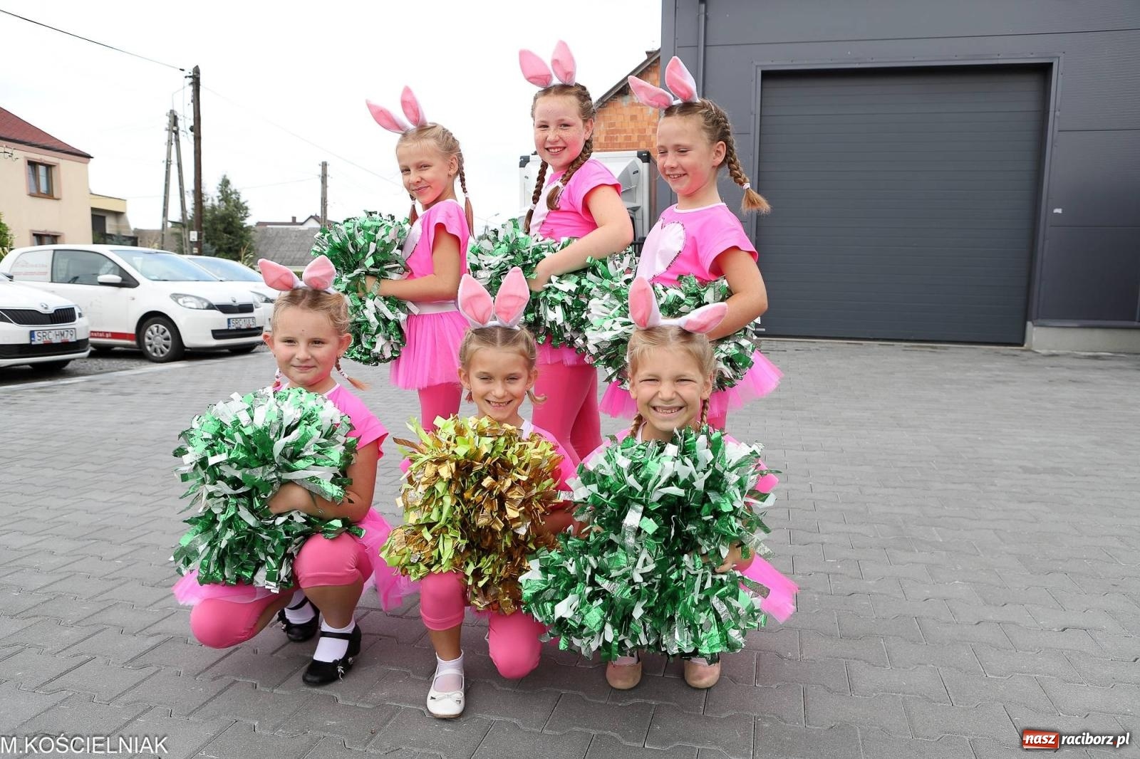 Zdjęcie w galerii na portalu naszraciborz.pl: Dożynki w Krzyżanowicach. Po co nam dalekie kraje jak nasz basen to Hawaje wiadomości z regionu