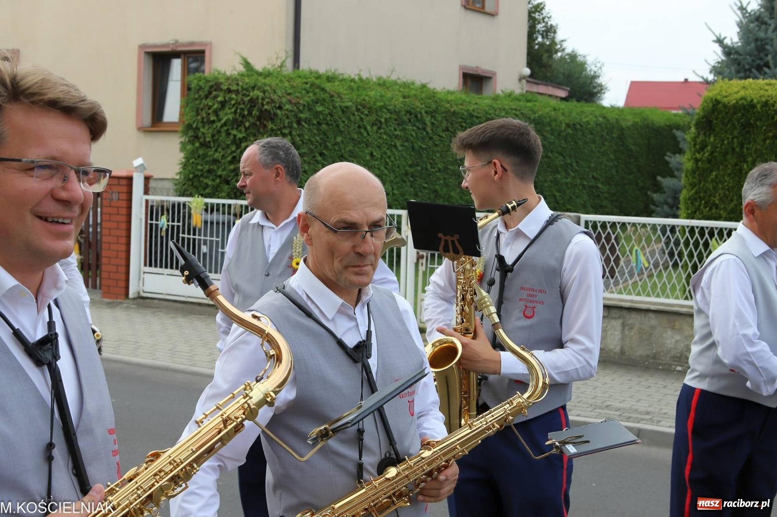 Zdjęcie w galerii na portalu naszraciborz.pl: Dożynki w Krzyżanowicach. Po co nam dalekie kraje jak nasz basen to Hawaje wiadomości z regionu