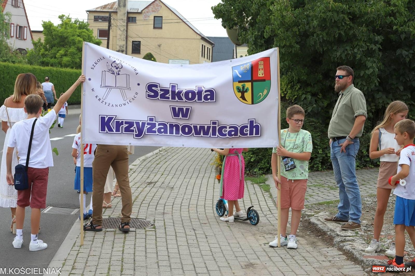 Zdjęcie w galerii na portalu naszraciborz.pl: Dożynki w Krzyżanowicach. Po co nam dalekie kraje jak nasz basen to Hawaje wiadomości z regionu
