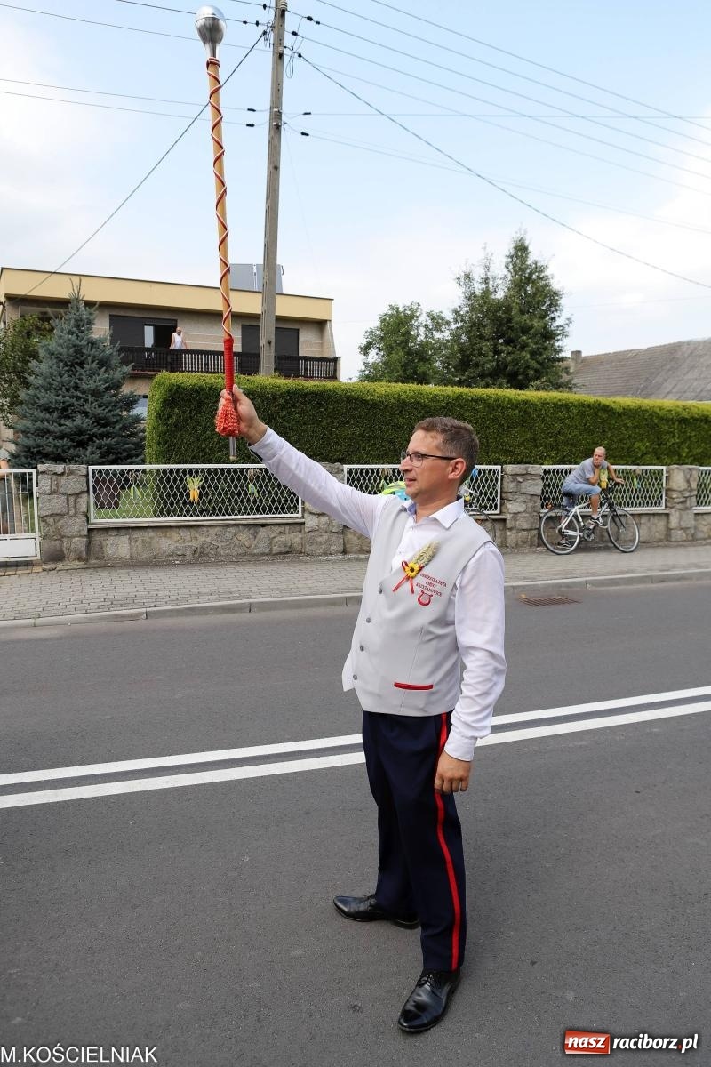 Zdjęcie w galerii na portalu naszraciborz.pl: Dożynki w Krzyżanowicach. Po co nam dalekie kraje jak nasz basen to Hawaje wiadomości z regionu