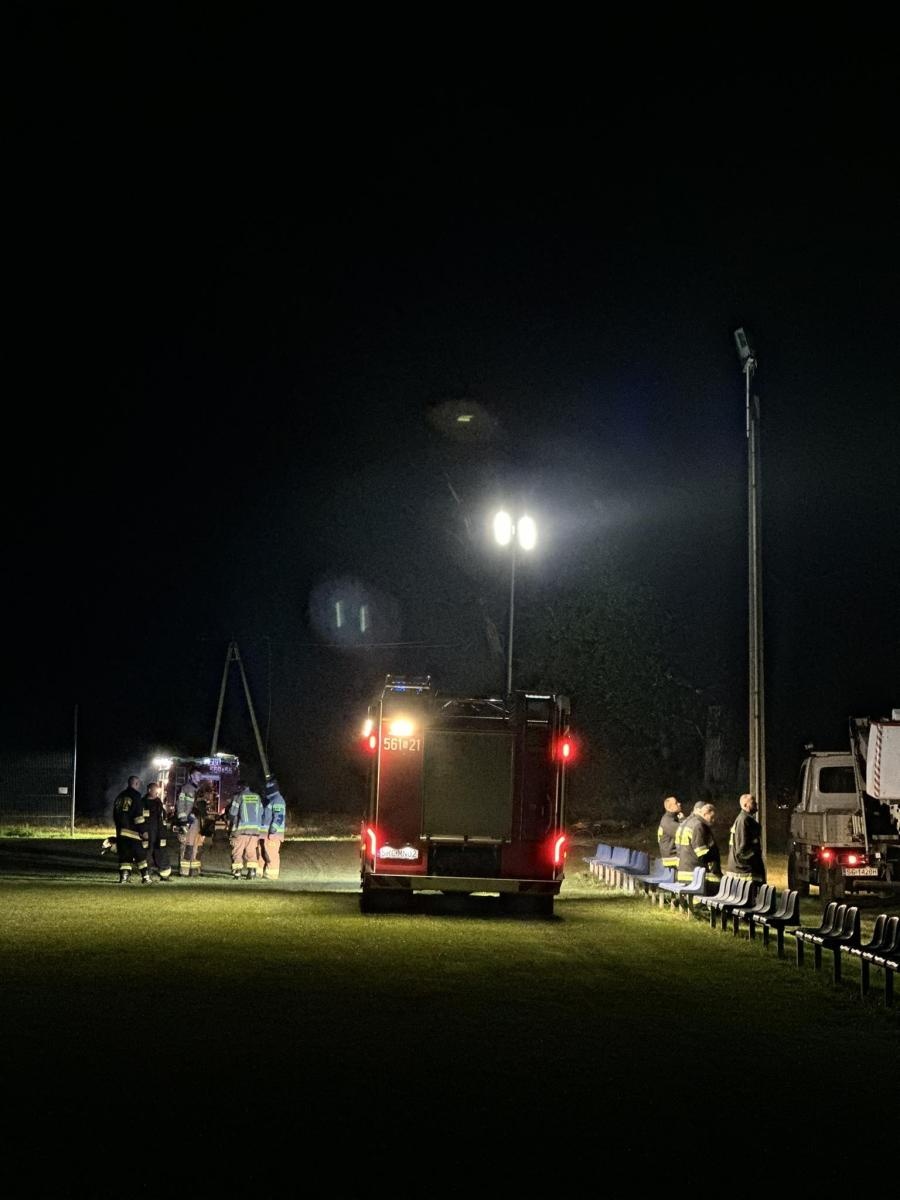 Zdjęcie w galerii na portalu naszraciborz.pl: Strażacy walczyli ze skutkami burzy. Egipskie ciemności w gminie Pietrowice Wielkie wiadomości z regionu