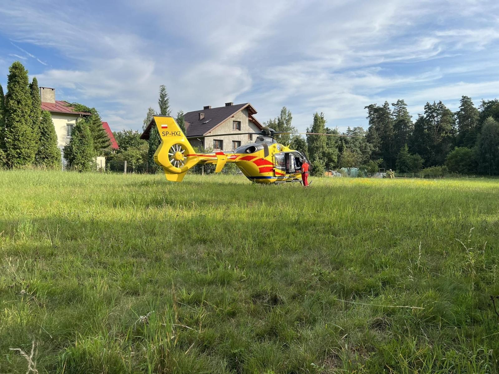 Zdjęcie w galerii na portalu naszraciborz.pl: Śmigłowiec LPR w akcji w Szymocicach. Mężczyzny nie udało się uratować wiadomości z regionu