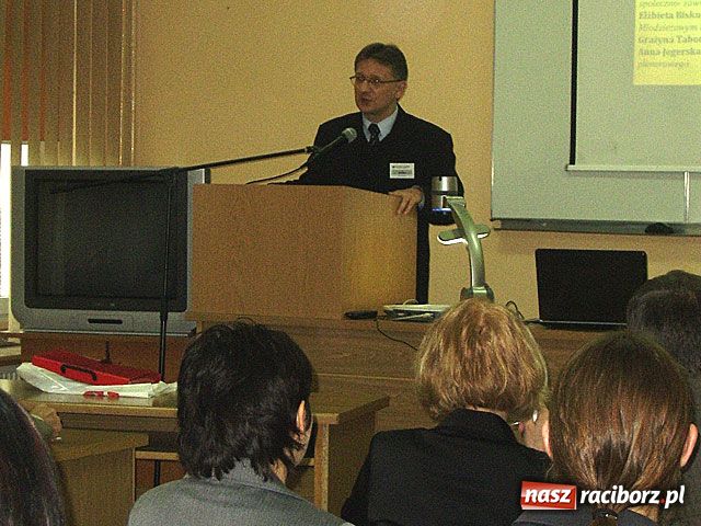 Zdjęcie w galerii na portalu naszraciborz.pl: O edukacji w szkole wyższej wiadomości z regionu