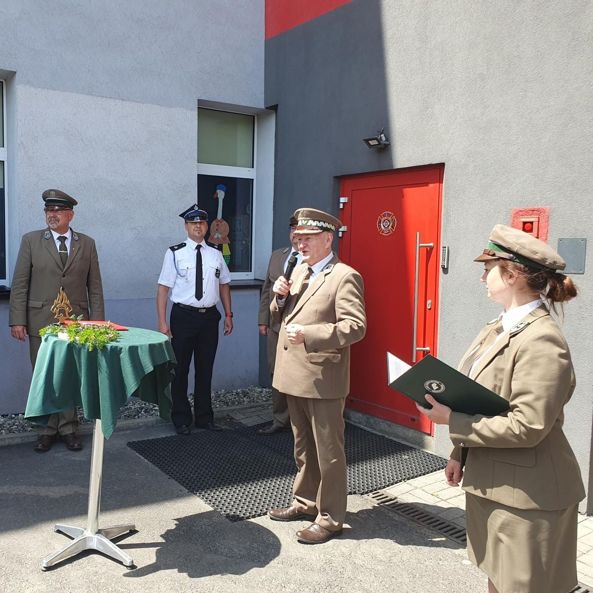 Zdjęcie w galerii na portalu naszraciborz.pl: Leśnicy wspierają strażaków wiadomości z regionu