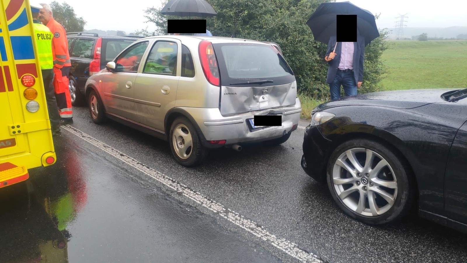 Zdjęcie w galerii na portalu naszraciborz.pl: Zderzenie czterech pojazdów przy moście na Uldze [FOTO] wiadomości z regionu