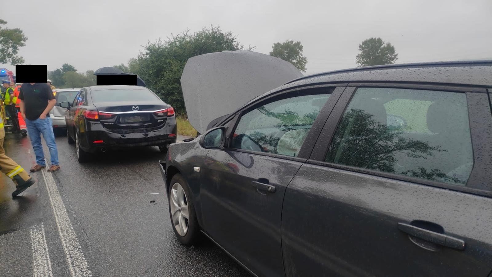 Zdjęcie w galerii na portalu naszraciborz.pl: Zderzenie czterech pojazdów przy moście na Uldze [FOTO] wiadomości z regionu