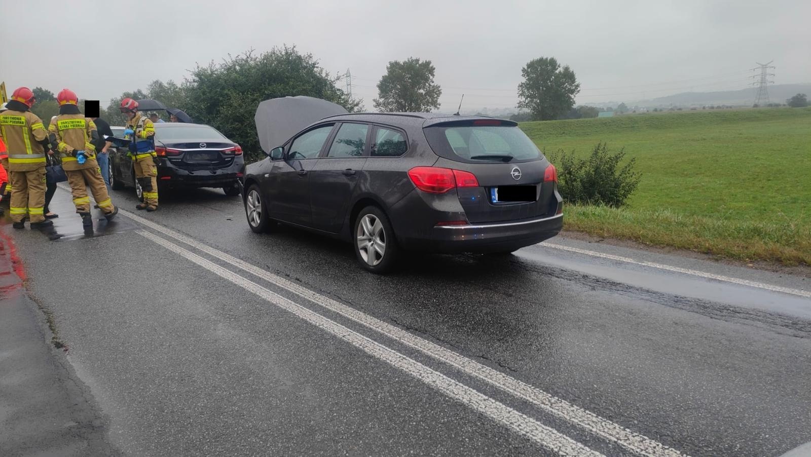 Zdjęcie w galerii na portalu naszraciborz.pl: Zderzenie czterech pojazdów przy moście na Uldze [FOTO] wiadomości z regionu