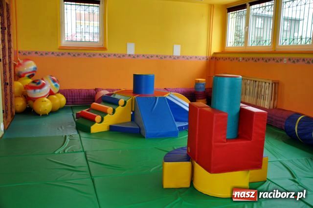 Zdjęcie w galerii na portalu naszraciborz.pl: Miejsce zabaw w nagrodę za pracę wiadomości z regionu