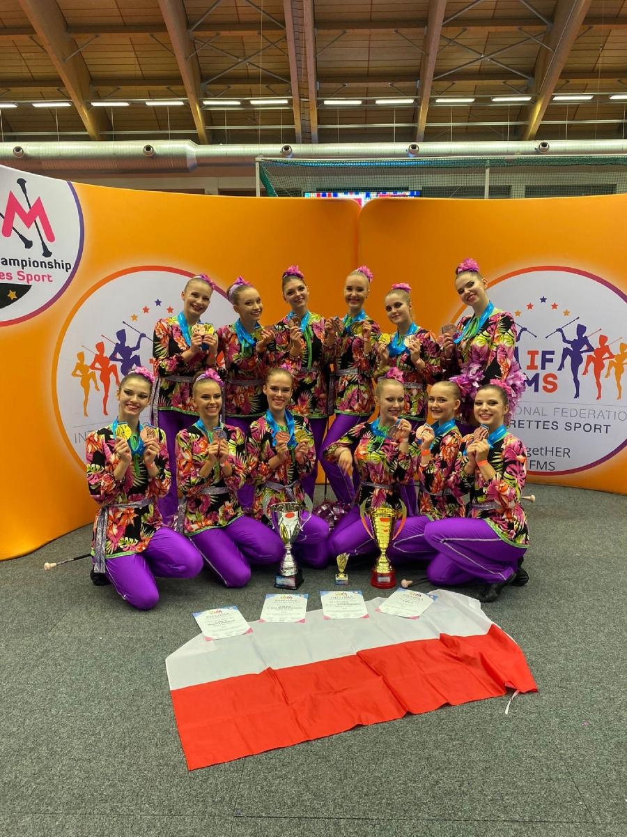 Zdjęcie w galerii na portalu naszraciborz.pl: Pomyślny start naszych mażoretek w Mistrzostwach i Pucharze Świata wiadomości z regionu