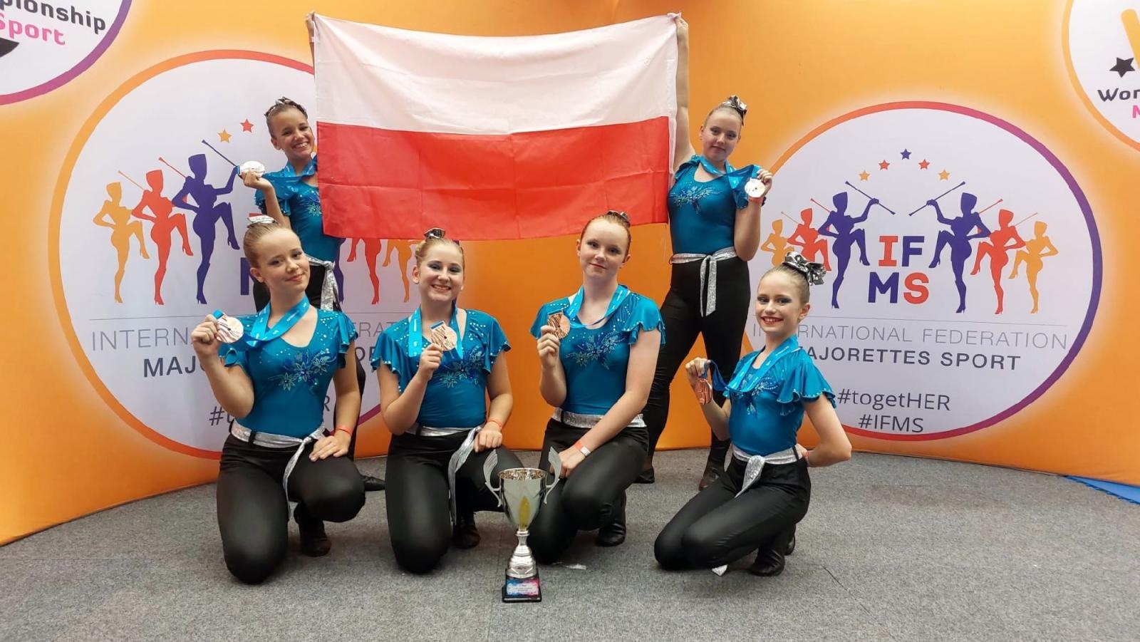 Zdjęcie w galerii na portalu naszraciborz.pl: Pomyślny start naszych mażoretek w Mistrzostwach i Pucharze Świata wiadomości z regionu