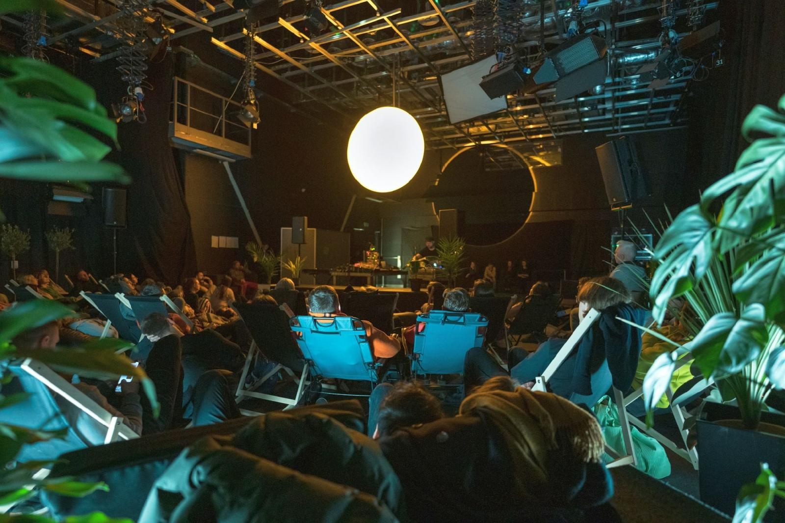 Zdjęcie w galerii na portalu naszraciborz.pl: Natura online/offline. Niecodzienne wydarzenie w Rudach wiadomości z regionu