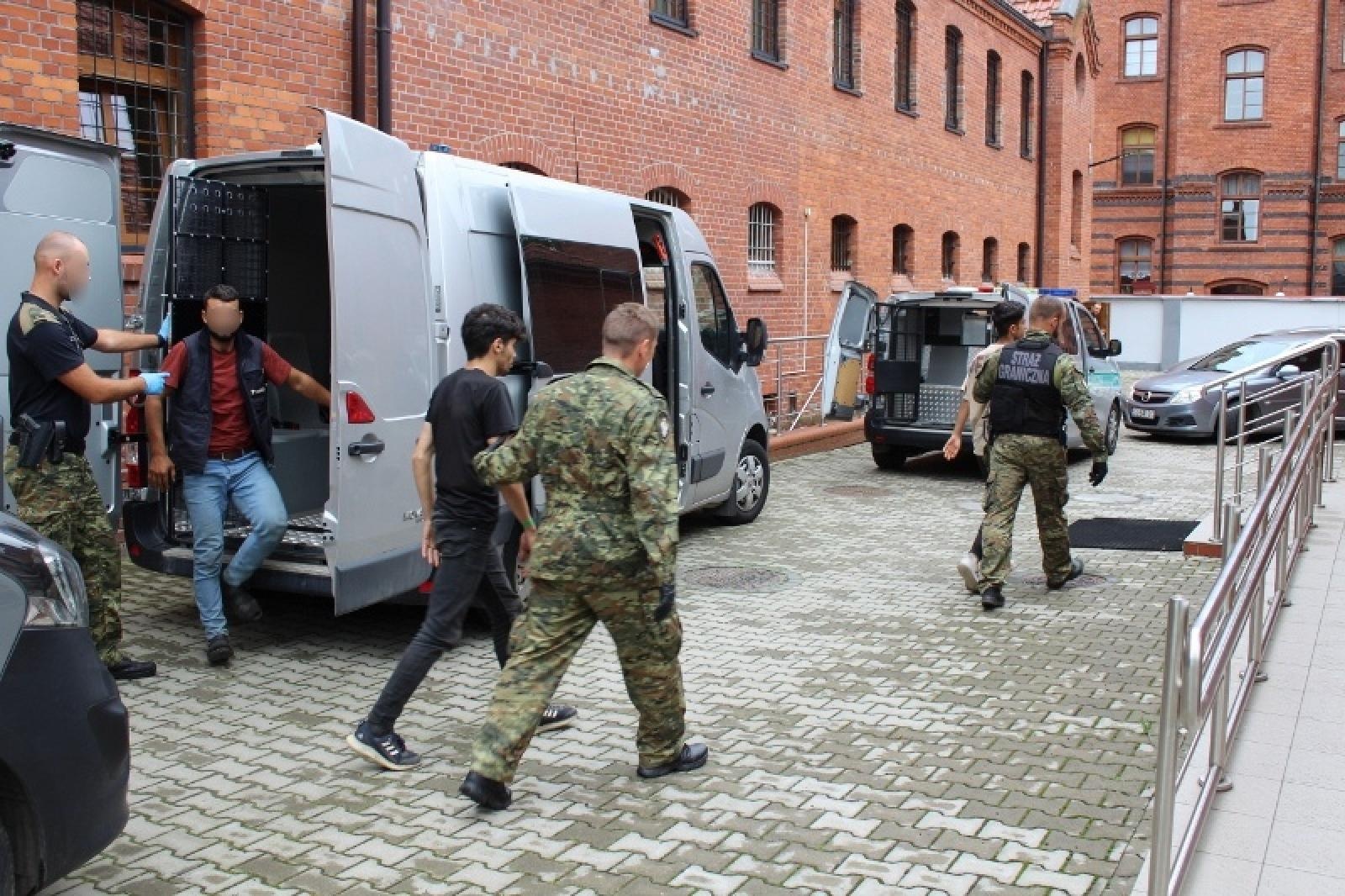 Zdjęcie w galerii na portalu naszraciborz.pl: Presja migracyjna na szlaku bałkańskim rośnie wiadomości z regionu