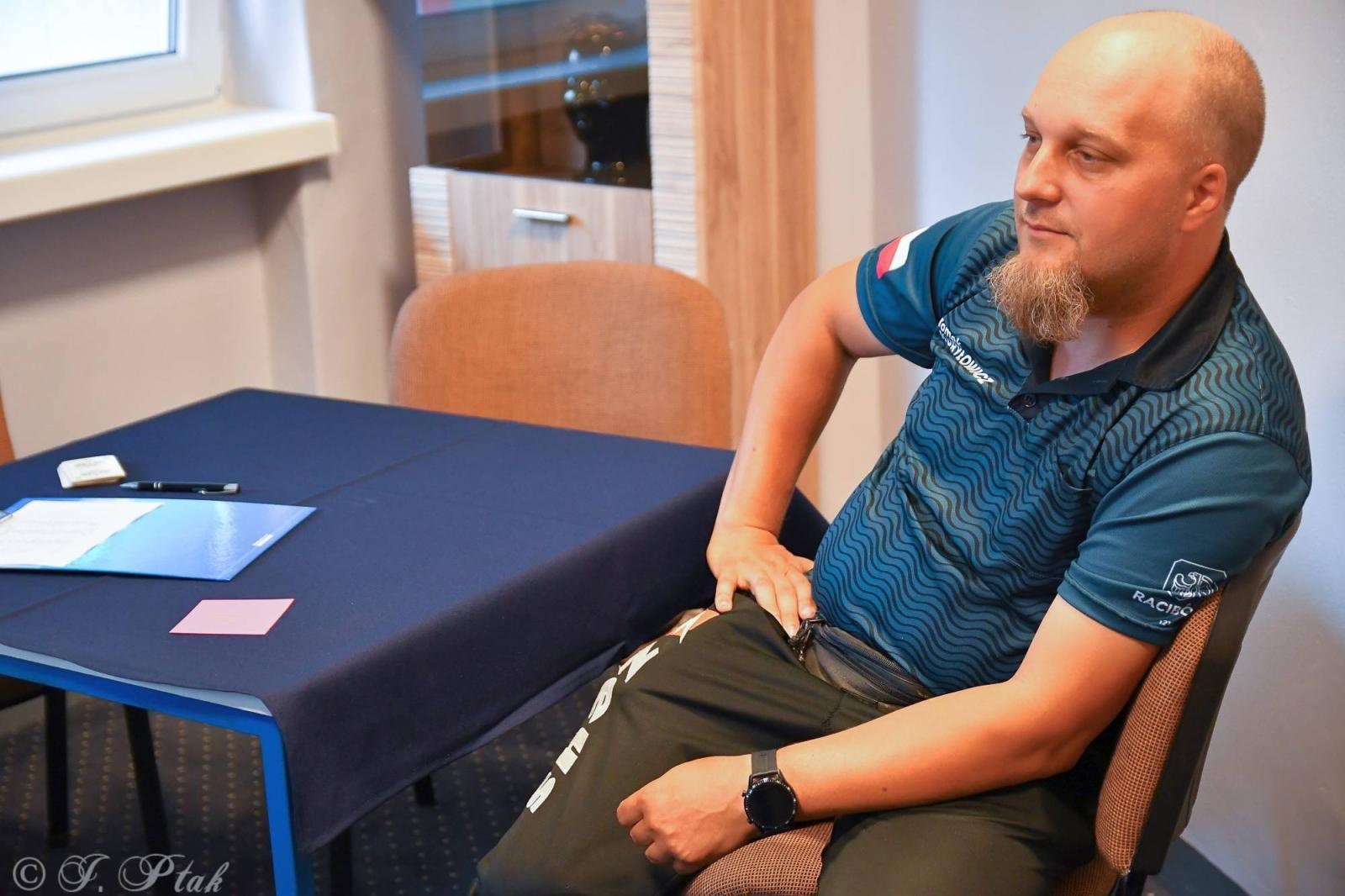 Zdjęcie w galerii na portalu naszraciborz.pl: W PCS-ie wyłonili mistrza gry w tysiąca wiadomości z regionu