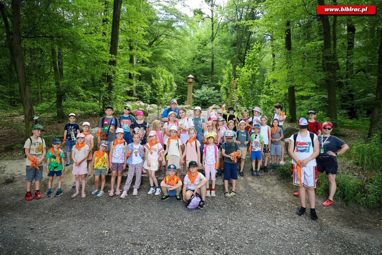 Zdjęcie w galerii na portalu naszraciborz.pl: Ostatni przystanek Letniego Wehikułu Czasu w Bibliotece wiadomości z regionu
