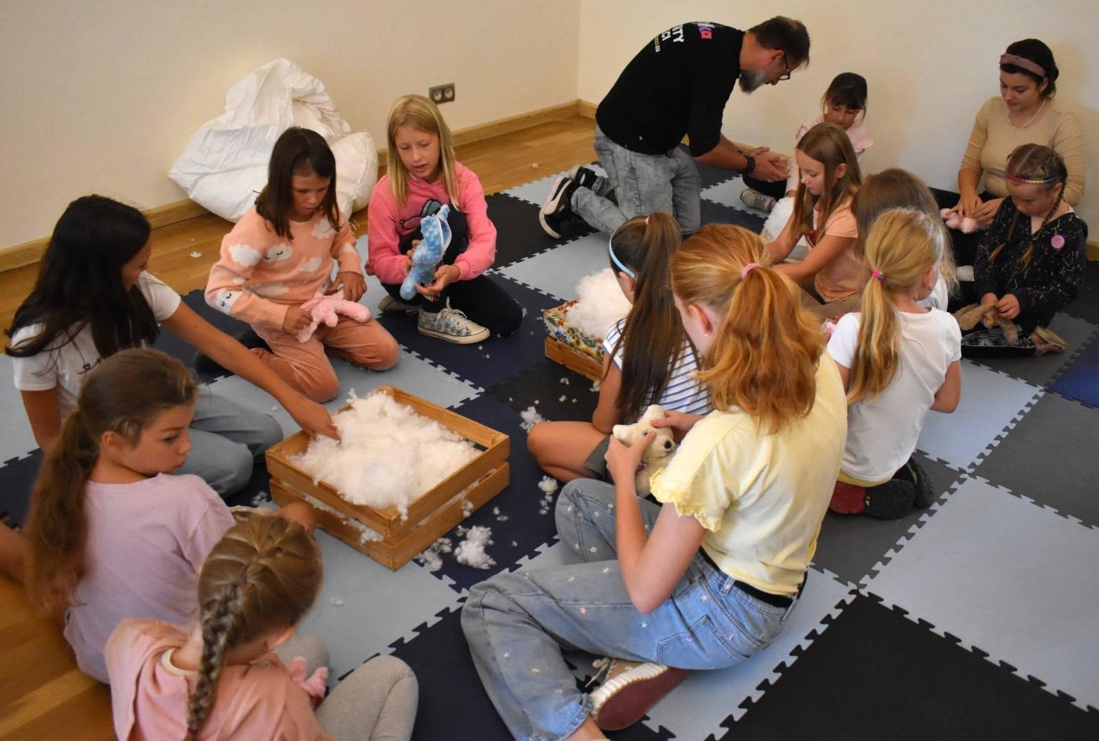 Zdjęcie w galerii na portalu naszraciborz.pl: WAKACJE w POWIECIE 2023. Dodatkowe zajęcia na Zamku Piastowskim za nami wiadomości z regionu