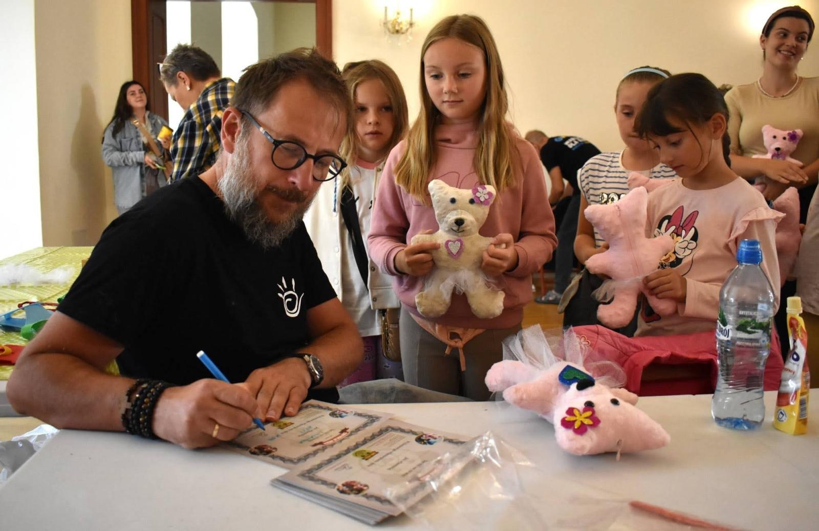 Zdjęcie w galerii na portalu naszraciborz.pl: WAKACJE w POWIECIE 2023. Dodatkowe zajęcia na Zamku Piastowskim za nami wiadomości z regionu