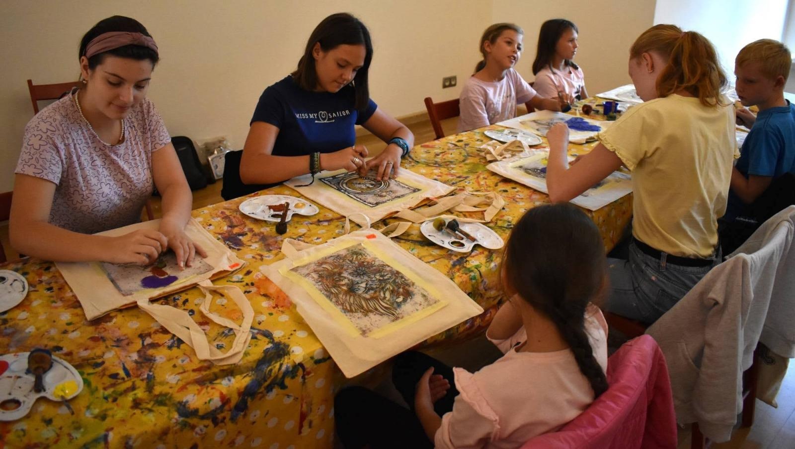 Zdjęcie w galerii na portalu naszraciborz.pl: WAKACJE w POWIECIE 2023. Dodatkowe zajęcia na Zamku Piastowskim za nami wiadomości z regionu