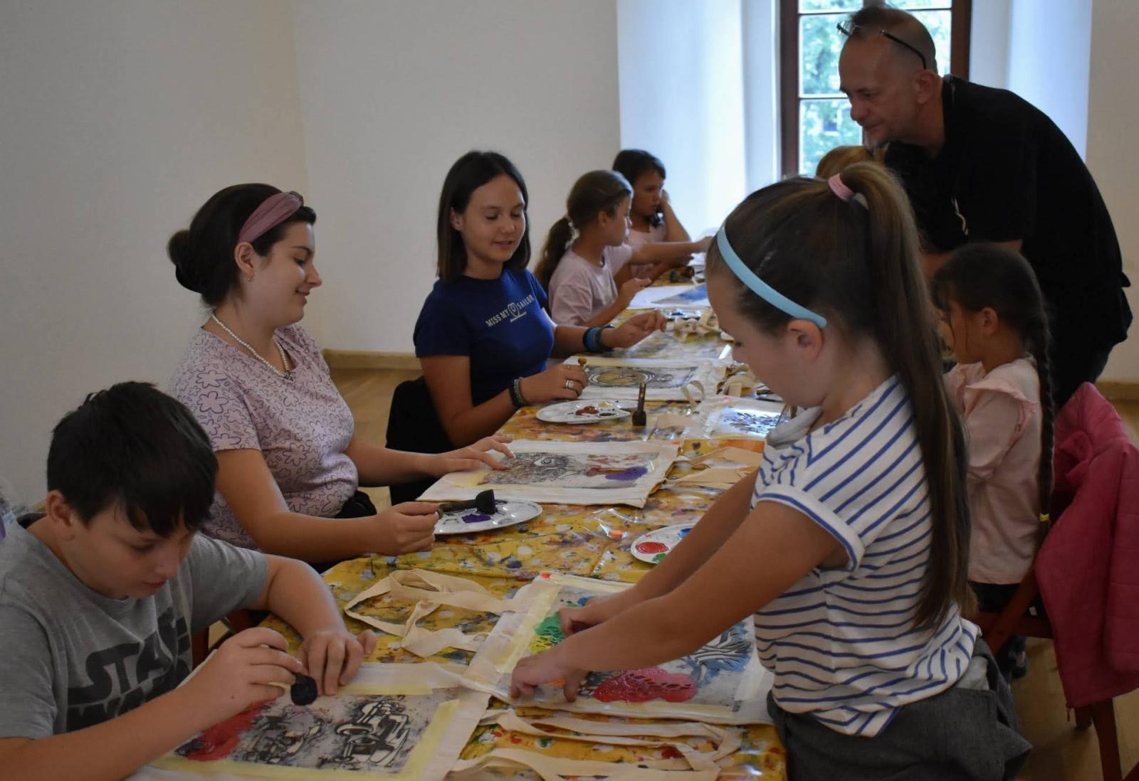 Zdjęcie w galerii na portalu naszraciborz.pl: WAKACJE w POWIECIE 2023. Dodatkowe zajęcia na Zamku Piastowskim za nami wiadomości z regionu