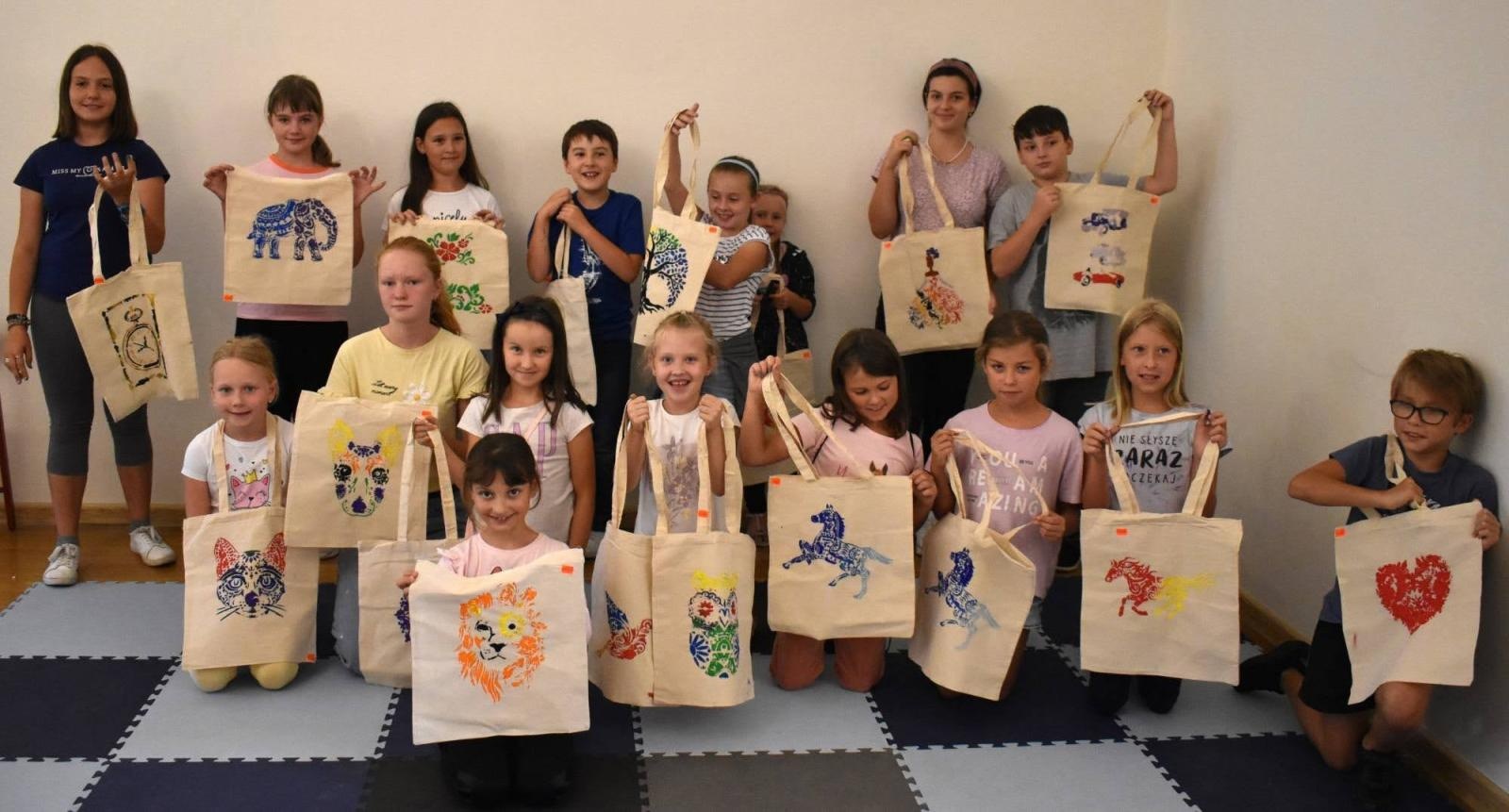 Zdjęcie w galerii na portalu naszraciborz.pl: WAKACJE w POWIECIE 2023. Dodatkowe zajęcia na Zamku Piastowskim za nami wiadomości z regionu