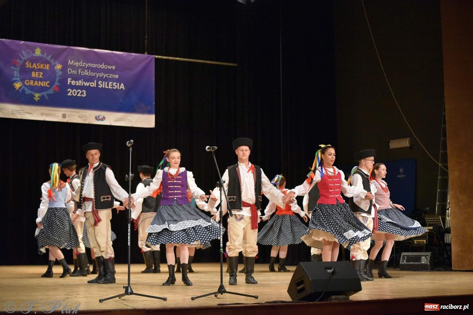 Zdjęcie w galerii na portalu naszraciborz.pl: Śląskie bez granic. Folklor z całego świata zagościł w Raciborzu [FOTO i WIDEO] wiadomości z regionu