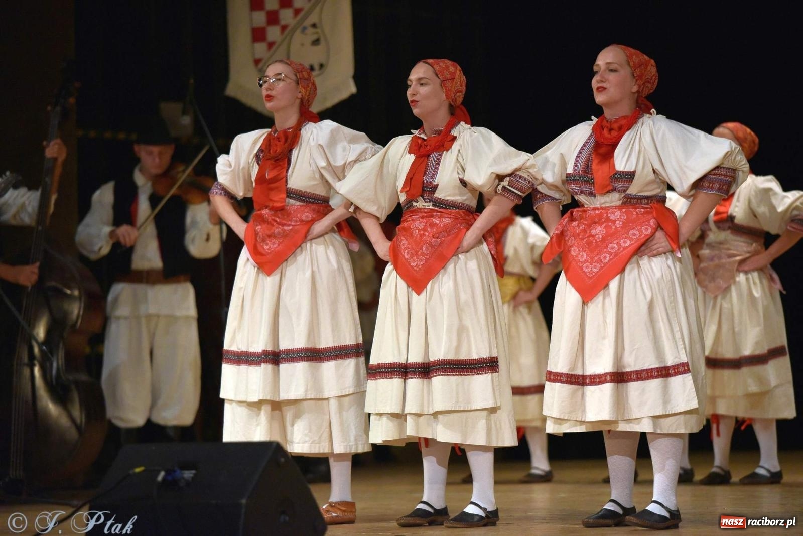 Zdjęcie w galerii na portalu naszraciborz.pl: Śląskie bez granic. Folklor z całego świata zagościł w Raciborzu [FOTO i WIDEO] wiadomości z regionu