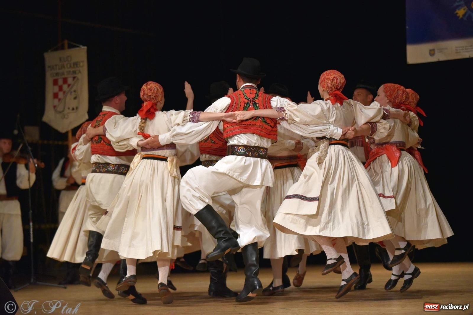 Zdjęcie w galerii na portalu naszraciborz.pl: Śląskie bez granic. Folklor z całego świata zagościł w Raciborzu [FOTO i WIDEO] wiadomości z regionu