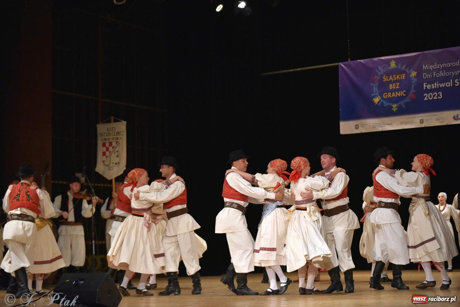 Zdjęcie w galerii na portalu naszraciborz.pl: Śląskie bez granic. Folklor z całego świata zagościł w Raciborzu [FOTO i WIDEO] wiadomości z regionu