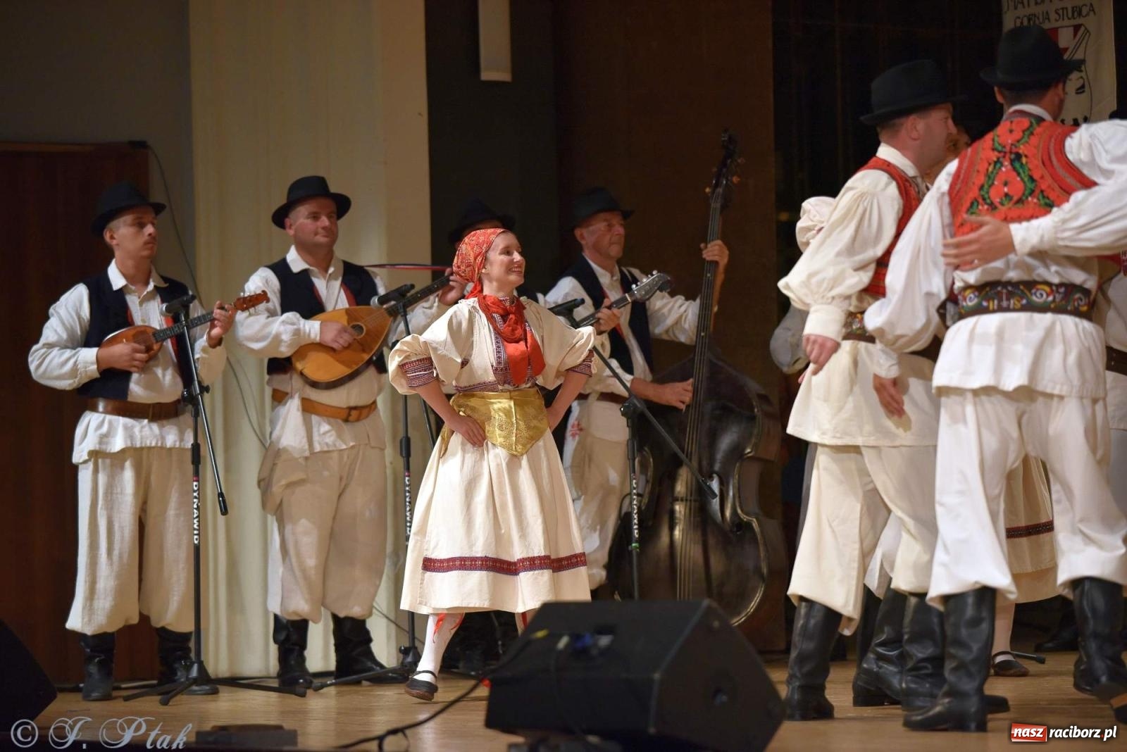 Zdjęcie w galerii na portalu naszraciborz.pl: Śląskie bez granic. Folklor z całego świata zagościł w Raciborzu [FOTO i WIDEO] wiadomości z regionu