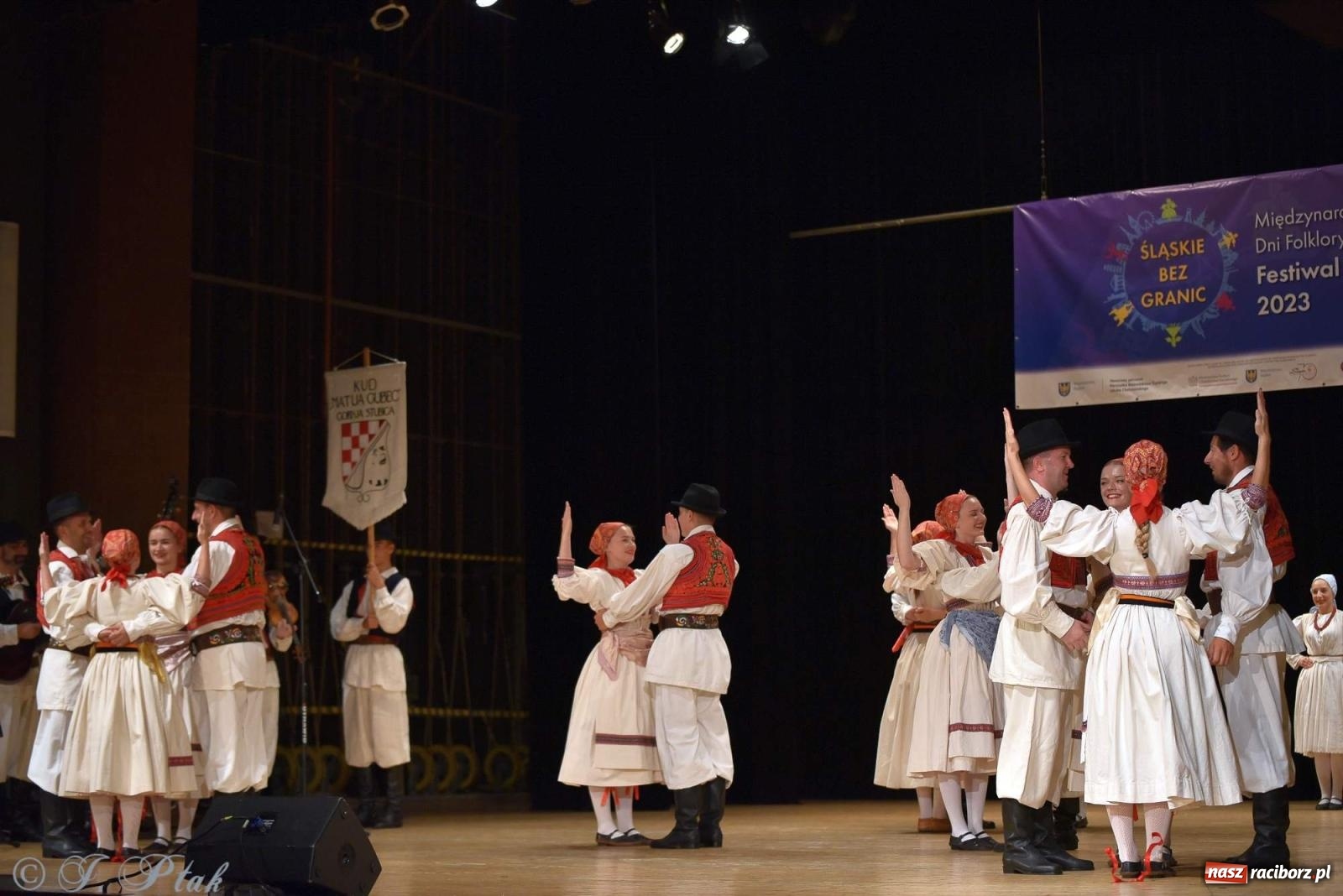 Zdjęcie w galerii na portalu naszraciborz.pl: Śląskie bez granic. Folklor z całego świata zagościł w Raciborzu [FOTO i WIDEO] wiadomości z regionu