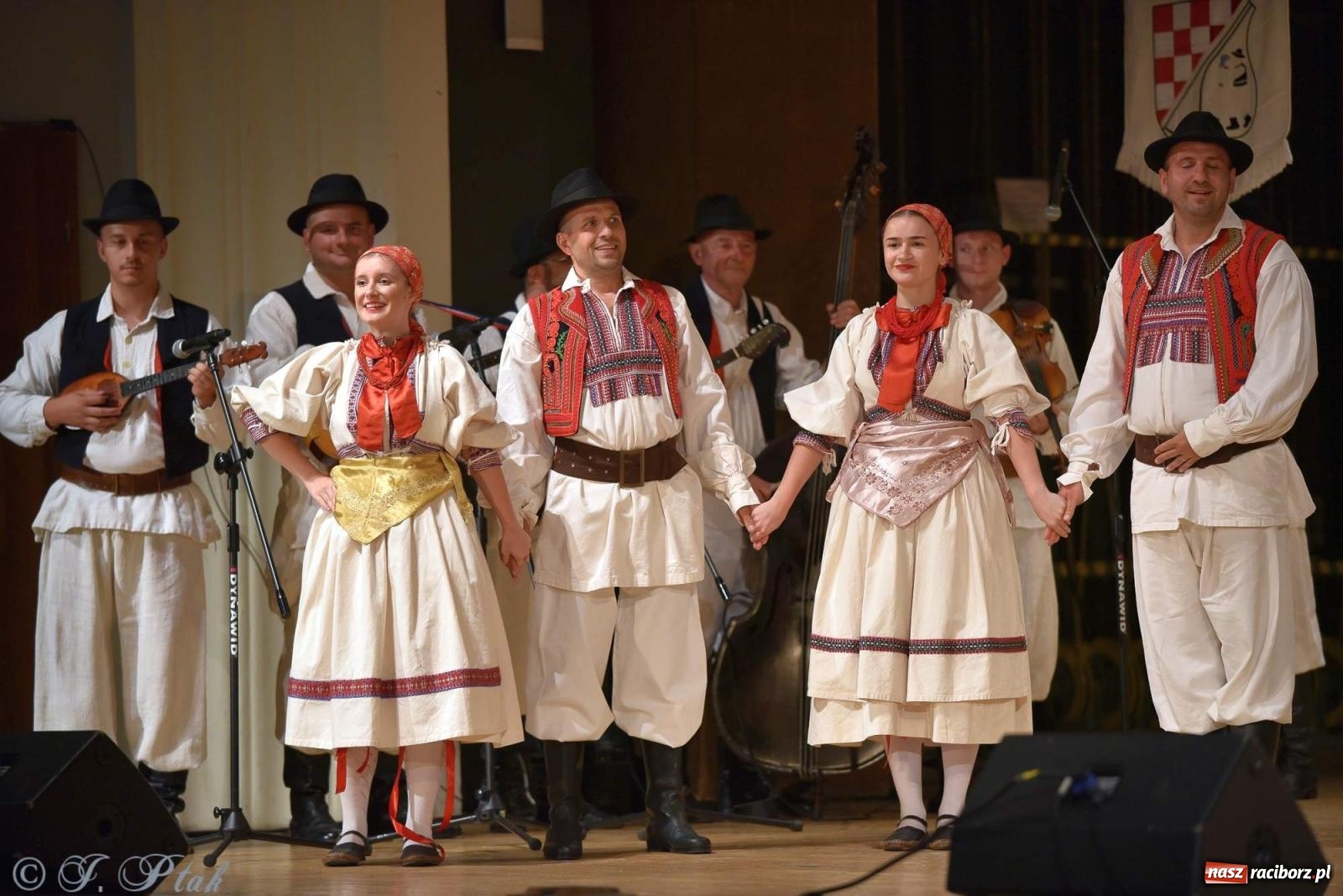 Zdjęcie w galerii na portalu naszraciborz.pl: Śląskie bez granic. Folklor z całego świata zagościł w Raciborzu [FOTO i WIDEO] wiadomości z regionu