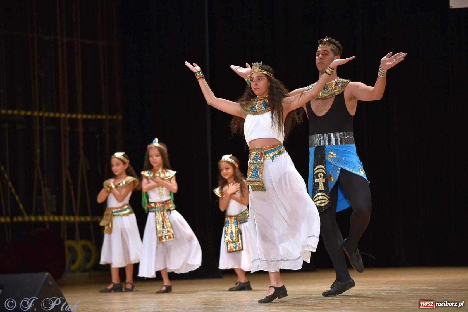 Zdjęcie w galerii na portalu naszraciborz.pl: Śląskie bez granic. Folklor z całego świata zagościł w Raciborzu [FOTO i WIDEO] wiadomości z regionu