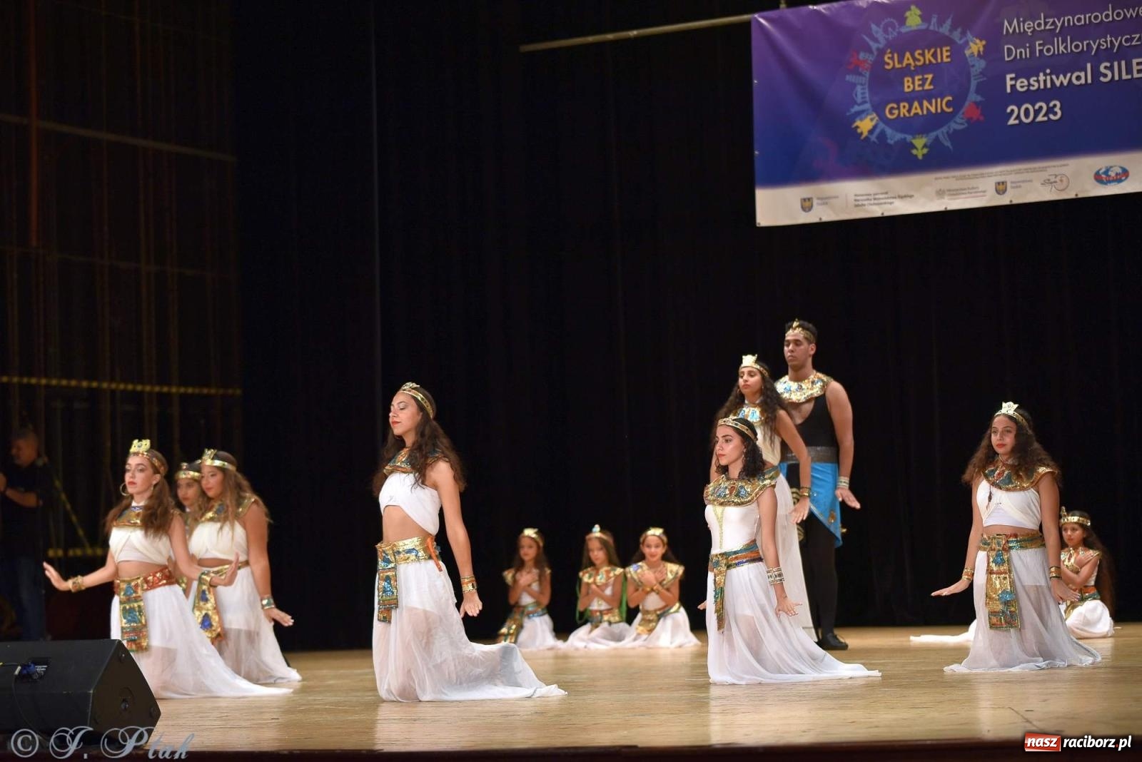 Zdjęcie w galerii na portalu naszraciborz.pl: Śląskie bez granic. Folklor z całego świata zagościł w Raciborzu [FOTO i WIDEO] wiadomości z regionu