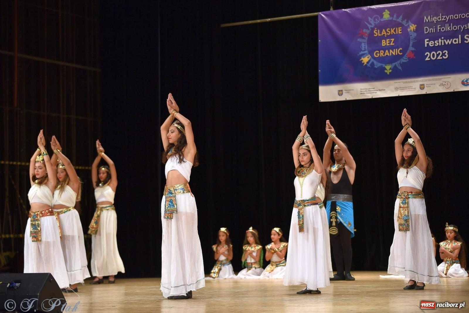 Zdjęcie w galerii na portalu naszraciborz.pl: Śląskie bez granic. Folklor z całego świata zagościł w Raciborzu [FOTO i WIDEO] wiadomości z regionu