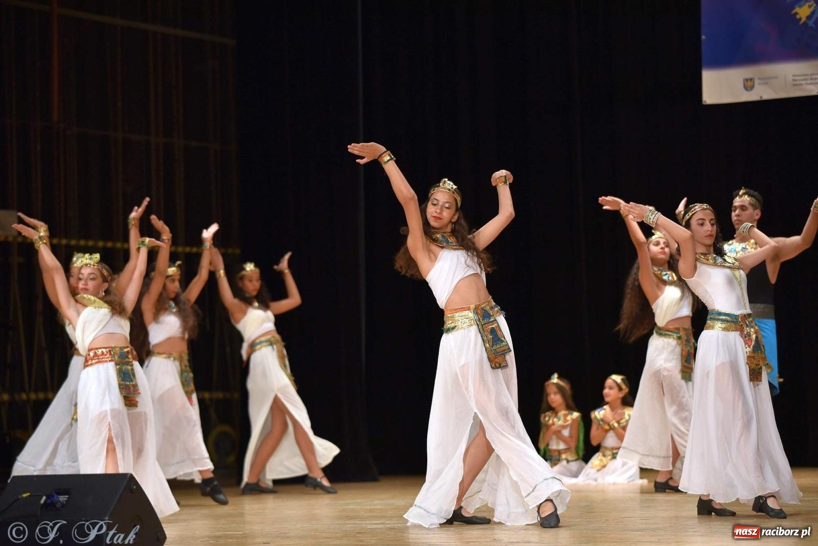 Zdjęcie w galerii na portalu naszraciborz.pl: Śląskie bez granic. Folklor z całego świata zagościł w Raciborzu [FOTO i WIDEO] wiadomości z regionu