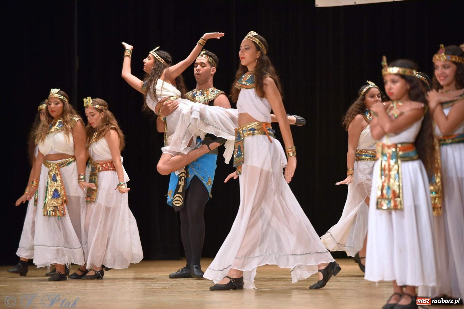 Zdjęcie w galerii na portalu naszraciborz.pl: Śląskie bez granic. Folklor z całego świata zagościł w Raciborzu [FOTO i WIDEO] wiadomości z regionu