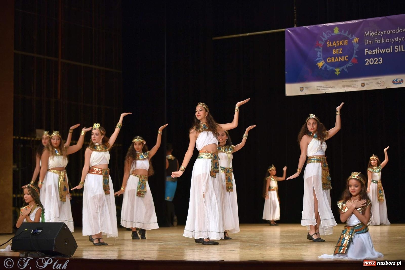 Zdjęcie w galerii na portalu naszraciborz.pl: Śląskie bez granic. Folklor z całego świata zagościł w Raciborzu [FOTO i WIDEO] wiadomości z regionu