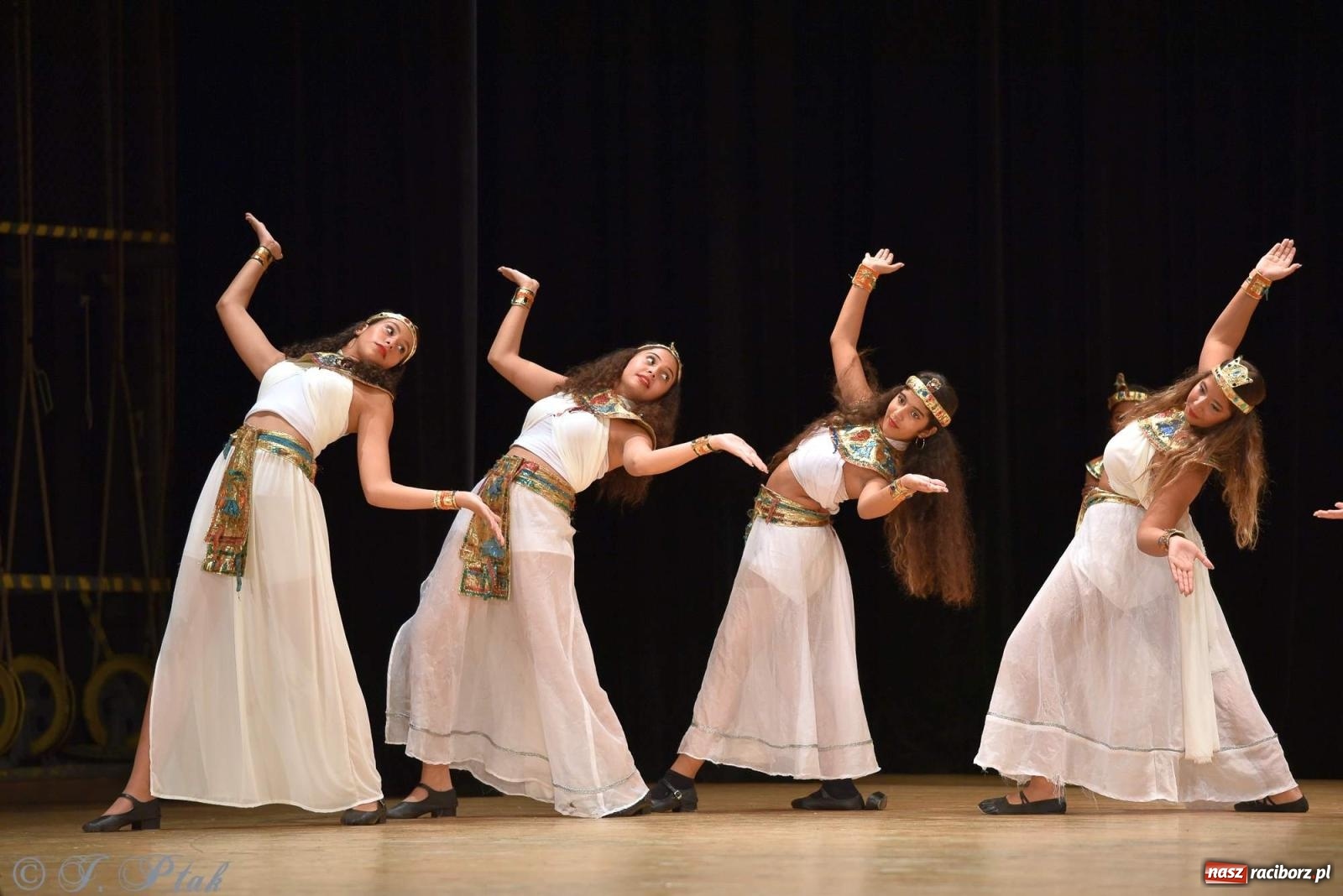 Zdjęcie w galerii na portalu naszraciborz.pl: Śląskie bez granic. Folklor z całego świata zagościł w Raciborzu [FOTO i WIDEO] wiadomości z regionu