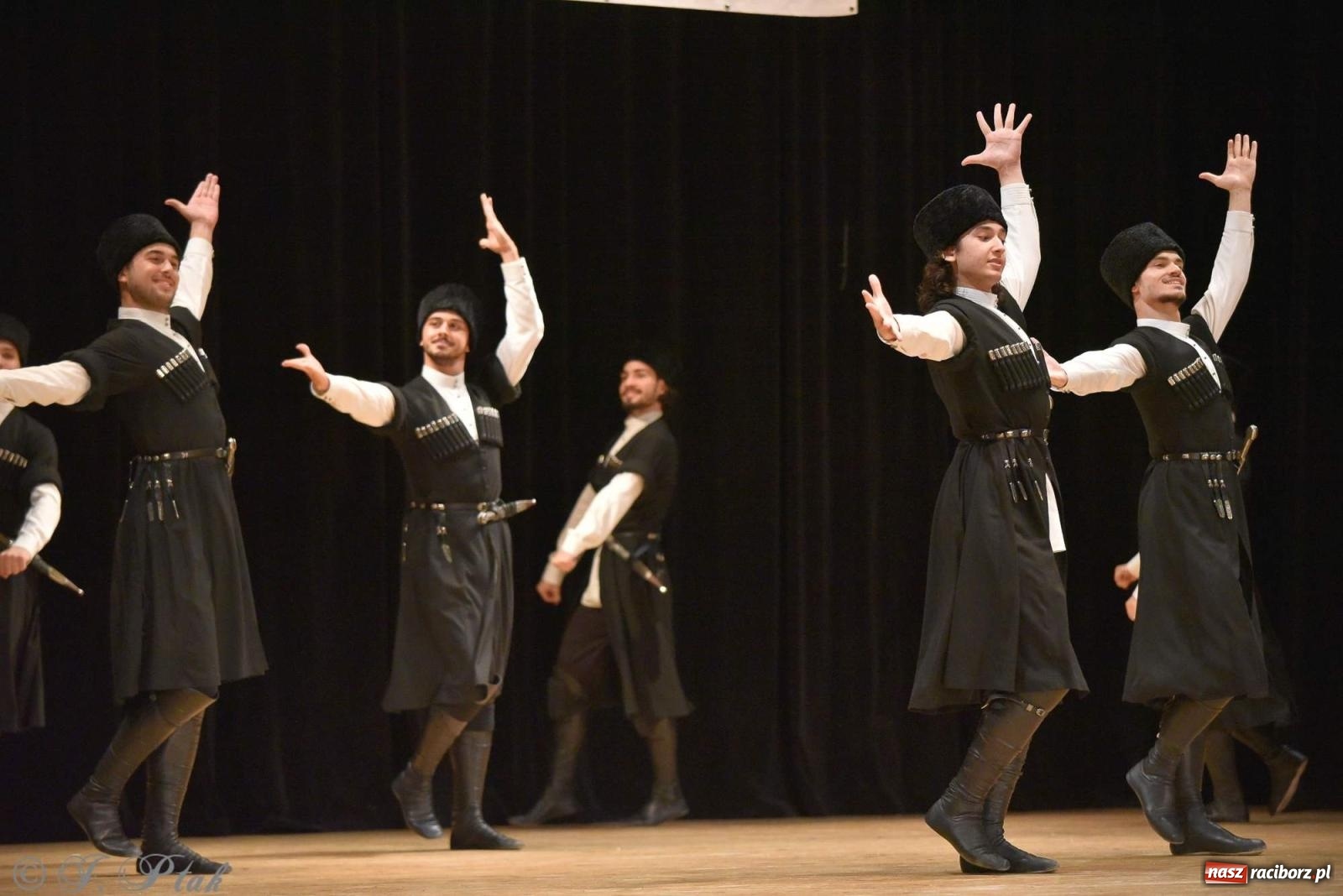 Zdjęcie w galerii na portalu naszraciborz.pl: Śląskie bez granic. Folklor z całego świata zagościł w Raciborzu [FOTO i WIDEO] wiadomości z regionu