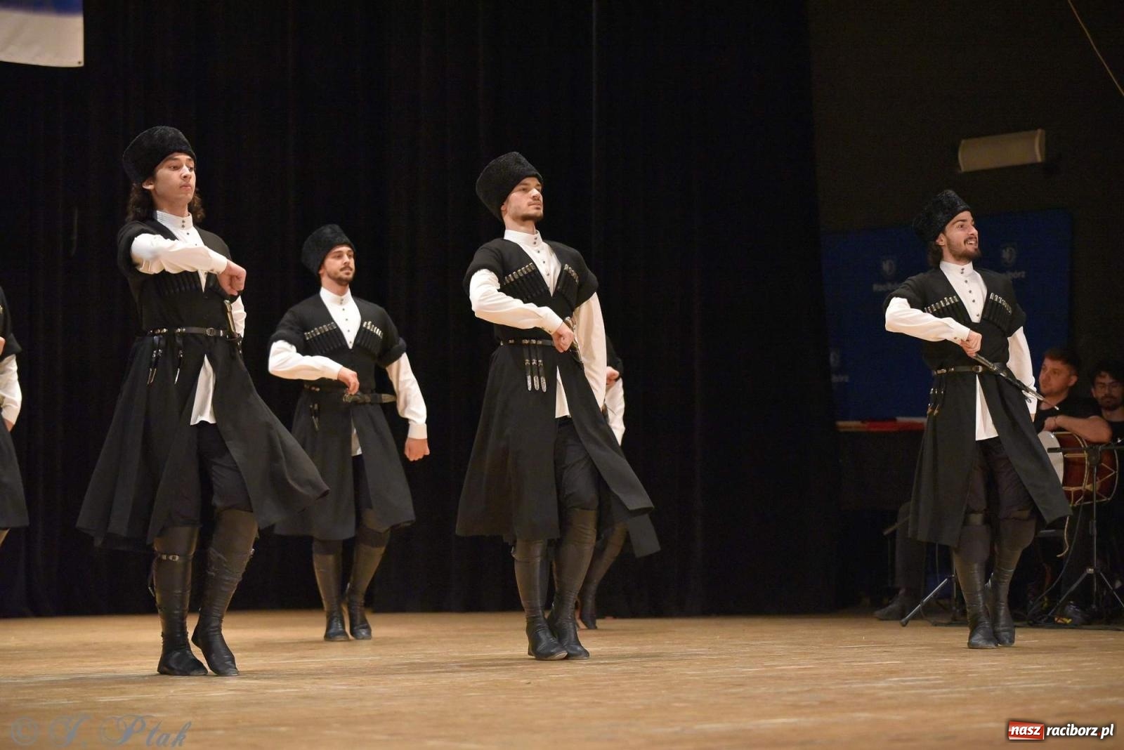 Zdjęcie w galerii na portalu naszraciborz.pl: Śląskie bez granic. Folklor z całego świata zagościł w Raciborzu [FOTO i WIDEO] wiadomości z regionu