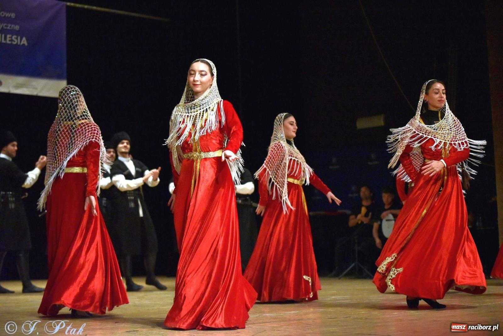 Zdjęcie w galerii na portalu naszraciborz.pl: Śląskie bez granic. Folklor z całego świata zagościł w Raciborzu [FOTO i WIDEO] wiadomości z regionu