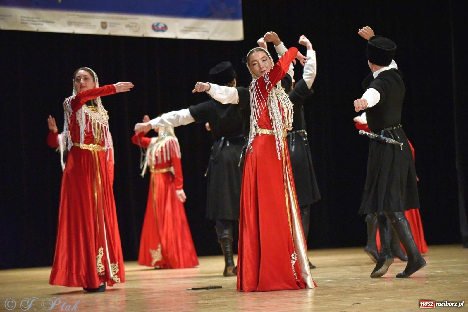 Zdjęcie w galerii na portalu naszraciborz.pl: Śląskie bez granic. Folklor z całego świata zagościł w Raciborzu [FOTO i WIDEO] wiadomości z regionu