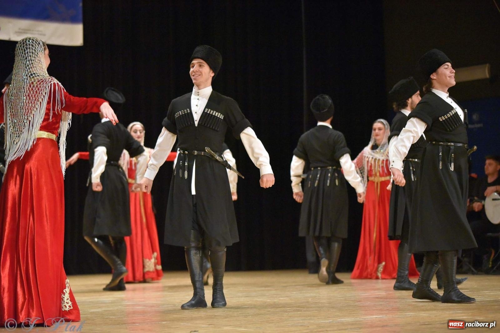 Zdjęcie w galerii na portalu naszraciborz.pl: Śląskie bez granic. Folklor z całego świata zagościł w Raciborzu [FOTO i WIDEO] wiadomości z regionu