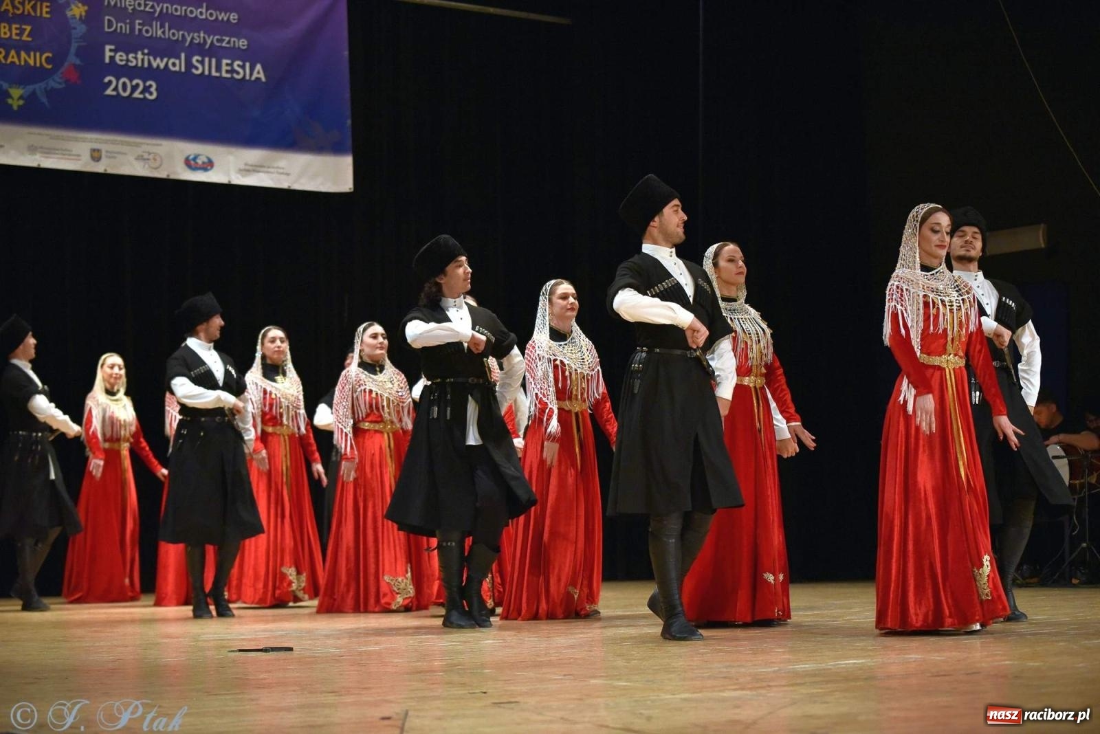 Zdjęcie w galerii na portalu naszraciborz.pl: Śląskie bez granic. Folklor z całego świata zagościł w Raciborzu [FOTO i WIDEO] wiadomości z regionu
