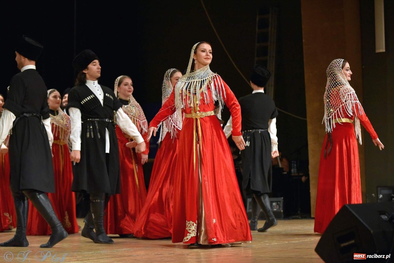 Zdjęcie w galerii na portalu naszraciborz.pl: Śląskie bez granic. Folklor z całego świata zagościł w Raciborzu [FOTO i WIDEO] wiadomości z regionu