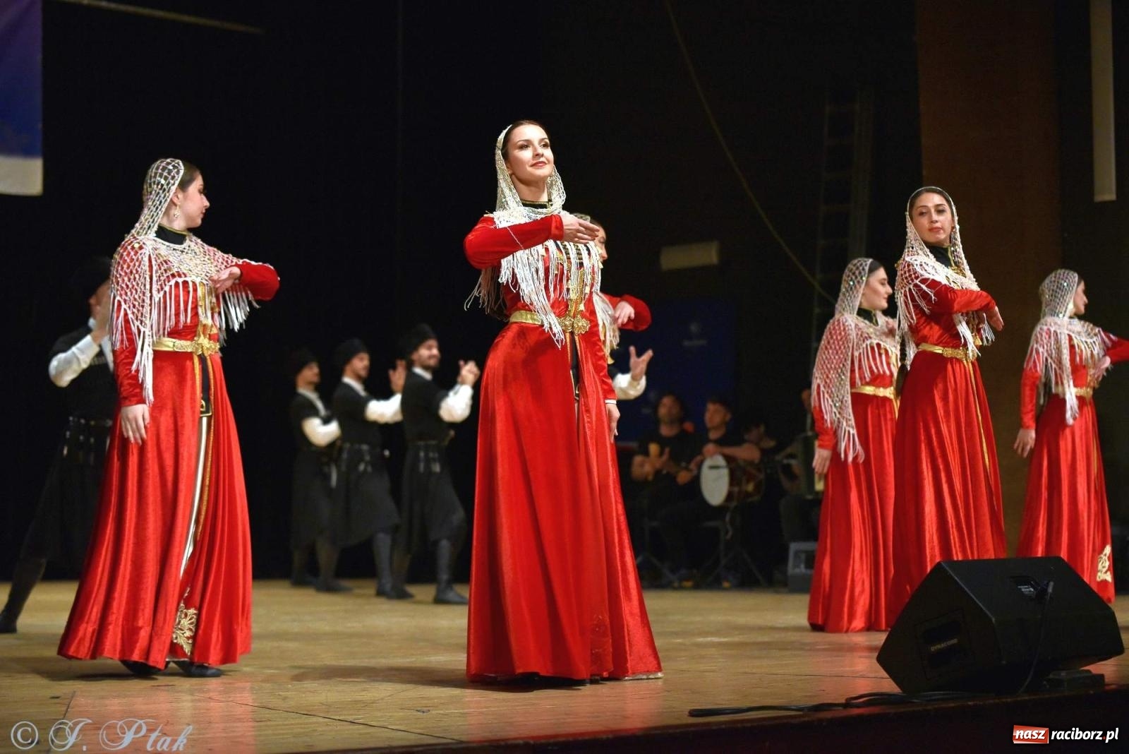 Zdjęcie w galerii na portalu naszraciborz.pl: Śląskie bez granic. Folklor z całego świata zagościł w Raciborzu [FOTO i WIDEO] wiadomości z regionu