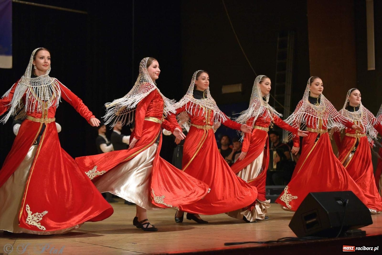 Zdjęcie w galerii na portalu naszraciborz.pl: Śląskie bez granic. Folklor z całego świata zagościł w Raciborzu [FOTO i WIDEO] wiadomości z regionu