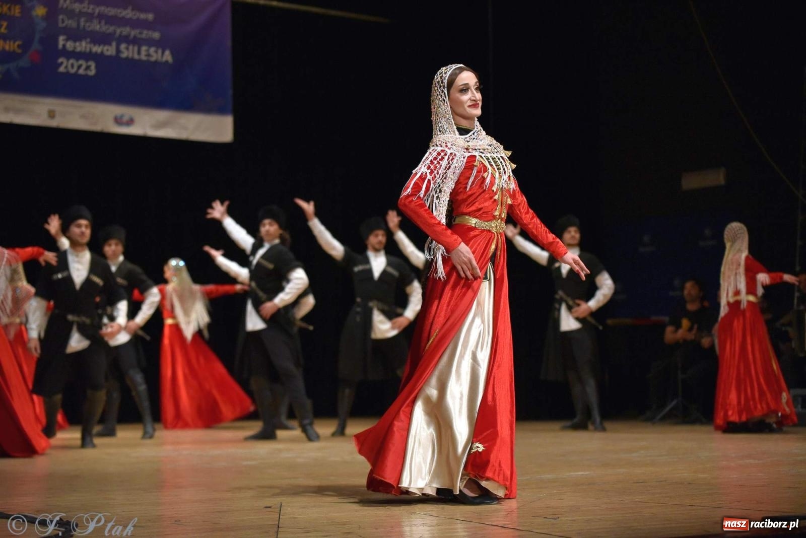 Zdjęcie w galerii na portalu naszraciborz.pl: Śląskie bez granic. Folklor z całego świata zagościł w Raciborzu [FOTO i WIDEO] wiadomości z regionu
