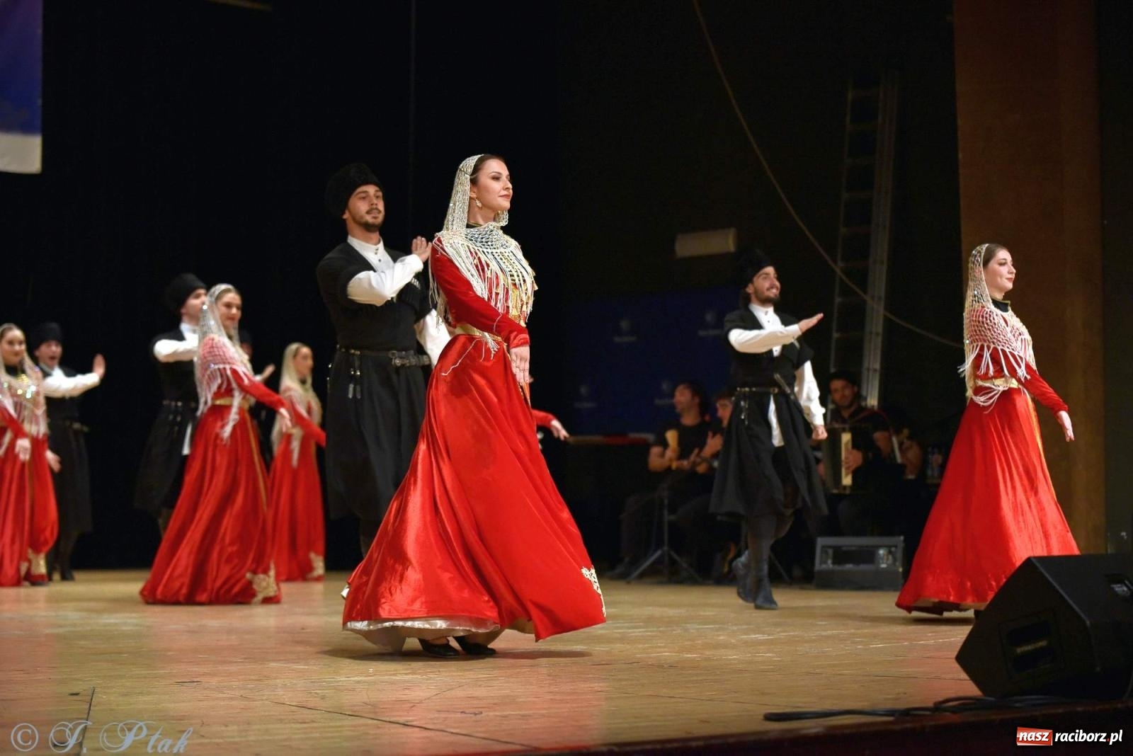 Zdjęcie w galerii na portalu naszraciborz.pl: Śląskie bez granic. Folklor z całego świata zagościł w Raciborzu [FOTO i WIDEO] wiadomości z regionu