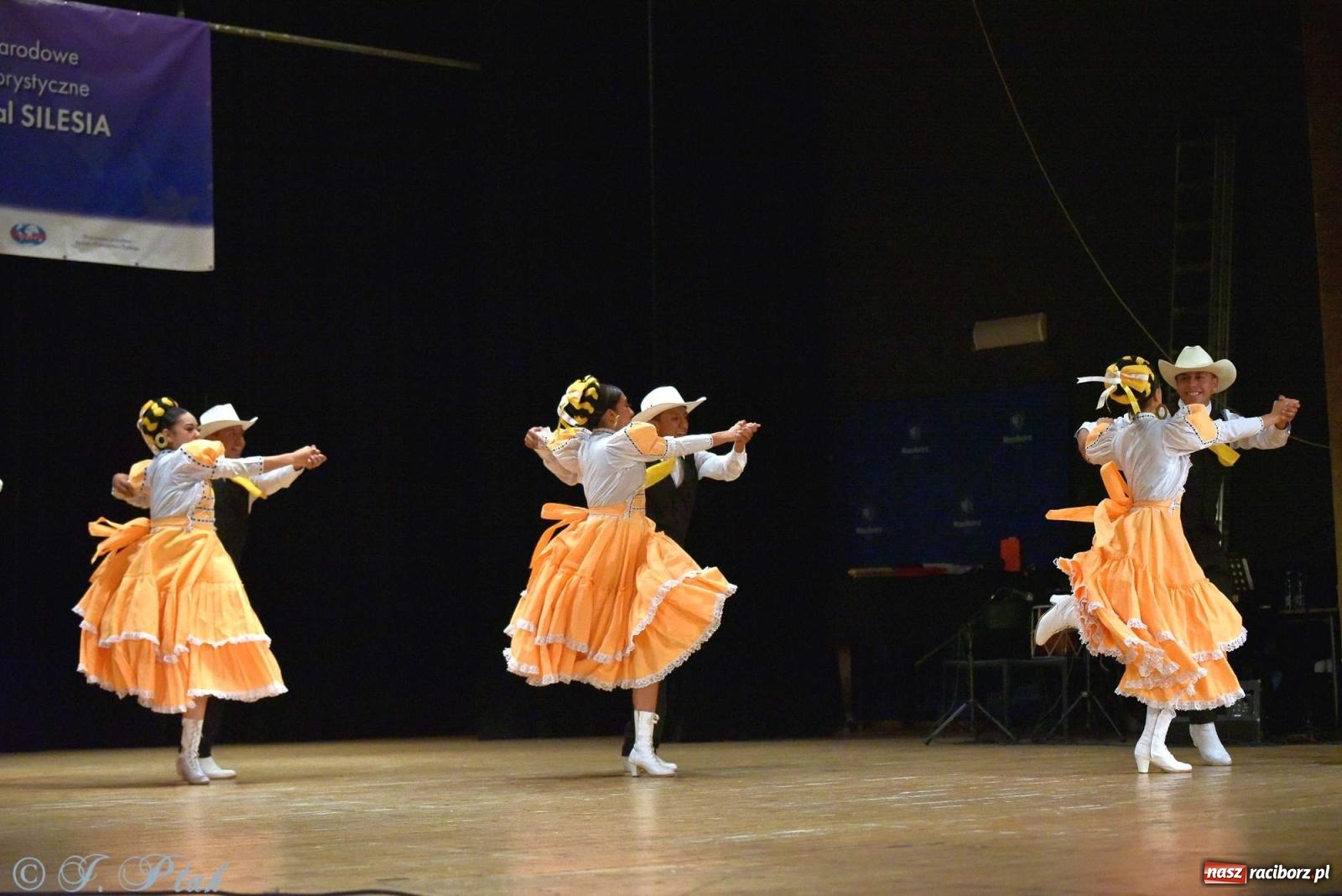 Zdjęcie w galerii na portalu naszraciborz.pl: Śląskie bez granic. Folklor z całego świata zagościł w Raciborzu [FOTO i WIDEO] wiadomości z regionu