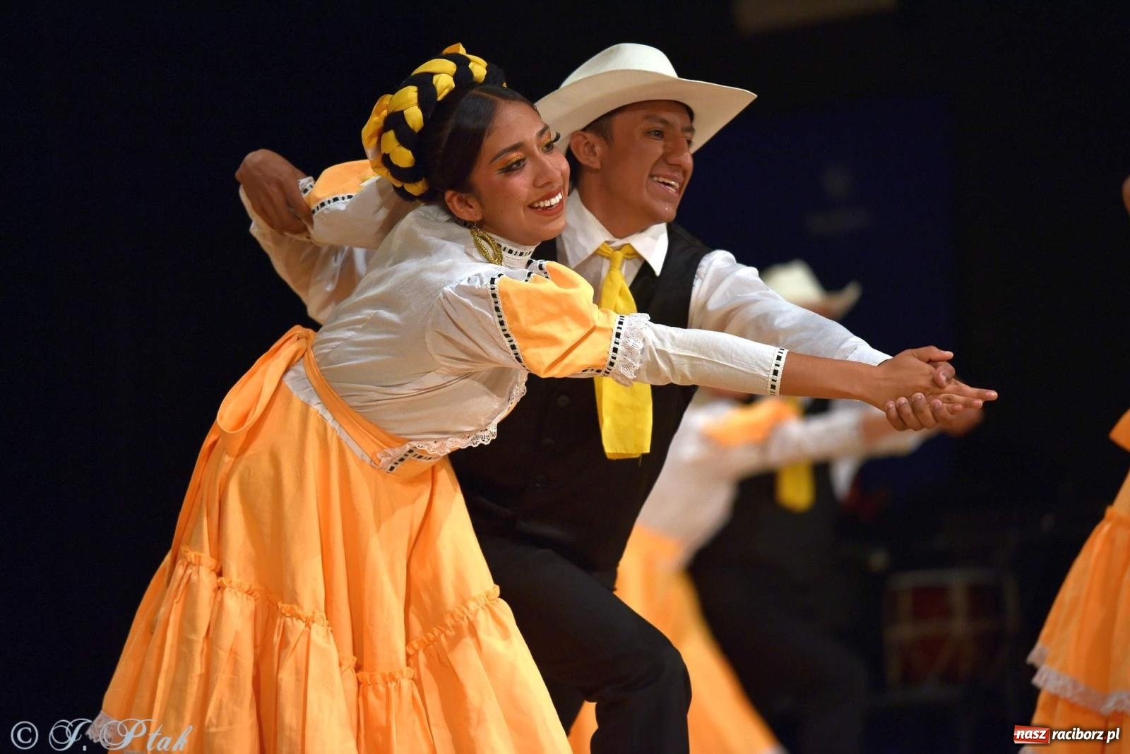 Zdjęcie w galerii na portalu naszraciborz.pl: Śląskie bez granic. Folklor z całego świata zagościł w Raciborzu [FOTO i WIDEO] wiadomości z regionu
